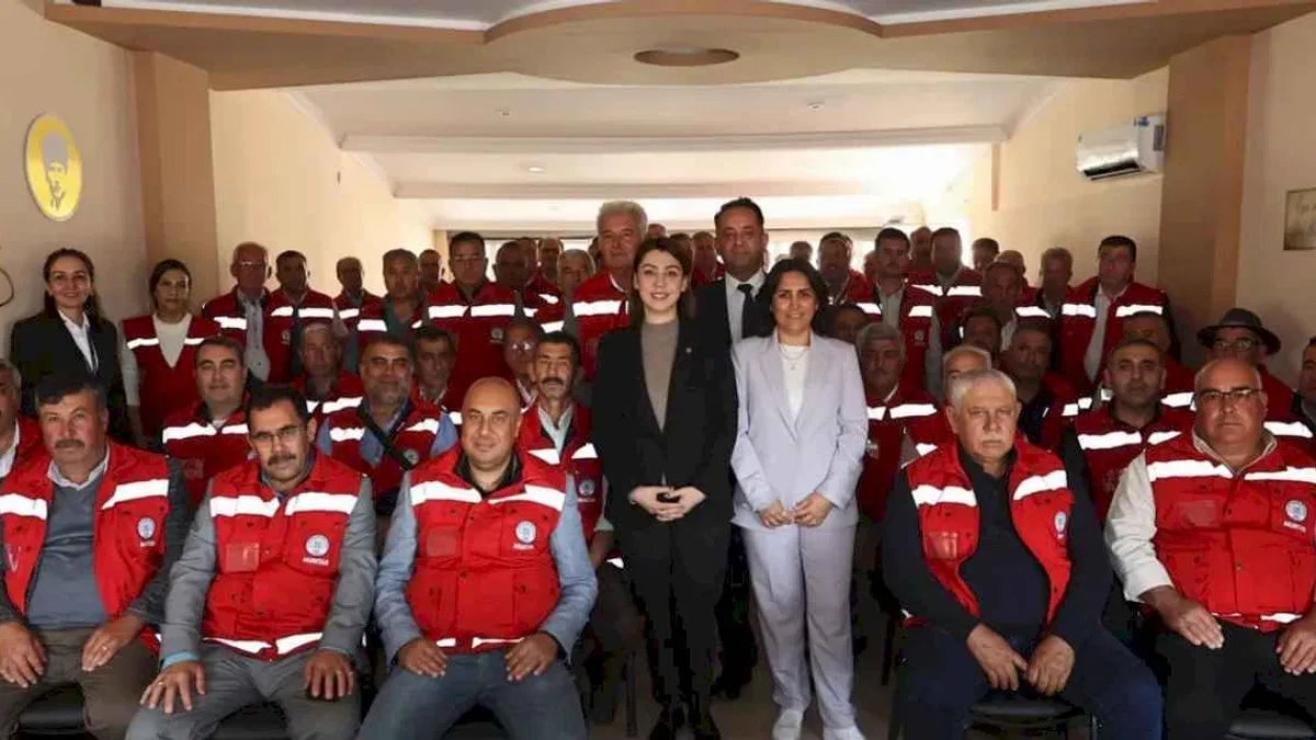 Muğla Büyükşehir’den 574 muhtara özel yelek