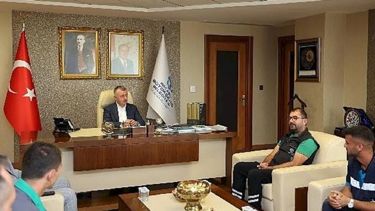 Geçici işçilerin beklediği müjdeli haberi Başkan Büyükakın duyurdu
