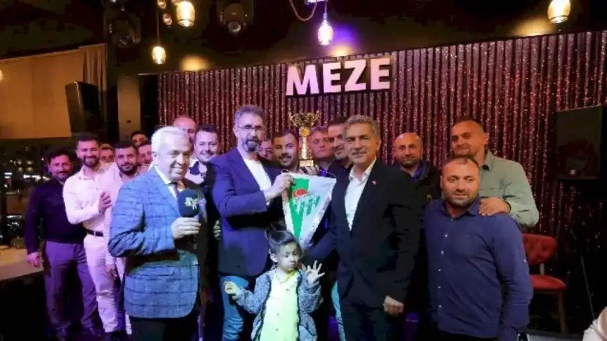 Gemlik Belediyespor şampiyon oldu