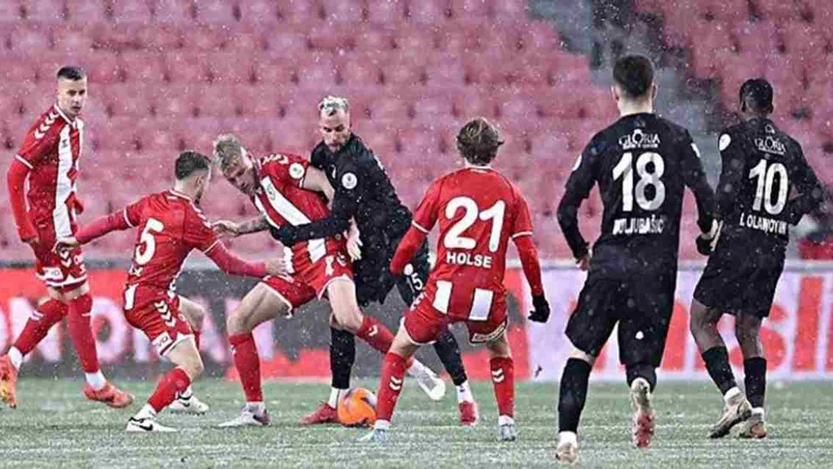 Reeder Samsunspor 2-3 Çaykur Rizespor (Maç Sonucu) Karadeniz derbisini kazanan Rizespor!