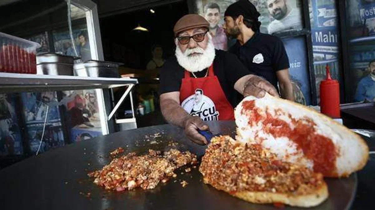 Lezzet tutkunlarının gözdesi Adana'nın 'ütü tostu'