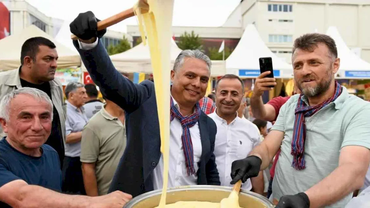 Antalya Muratpaşa'da 'Yöreler Renkler' coşkusu