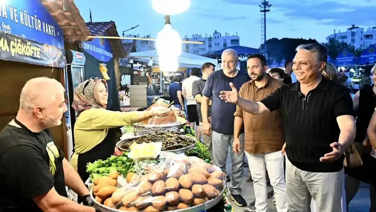 Antalya Muratpaşa'da Yöreler 'Akdeniz Gecesi' ile başladı