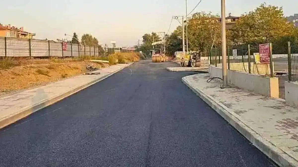 Karamürsel'in yeni otogarına asfalt