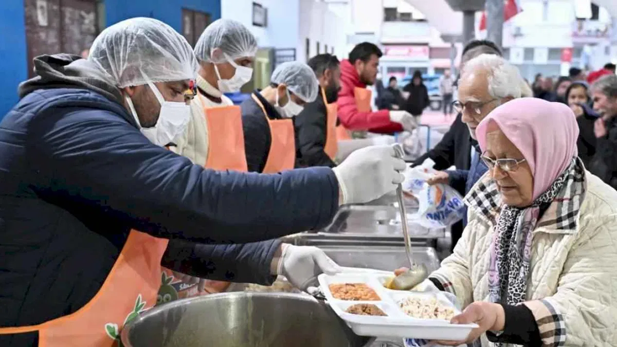 Antalya Muratpaşa Ramazan’ın son iftarlarını planladı