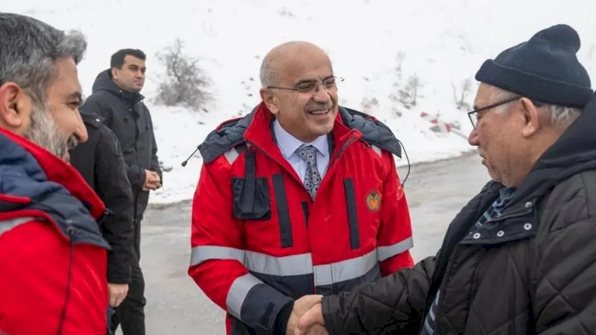 Malatya Büyükşehir ekipleri 7/24 karla mücadelede