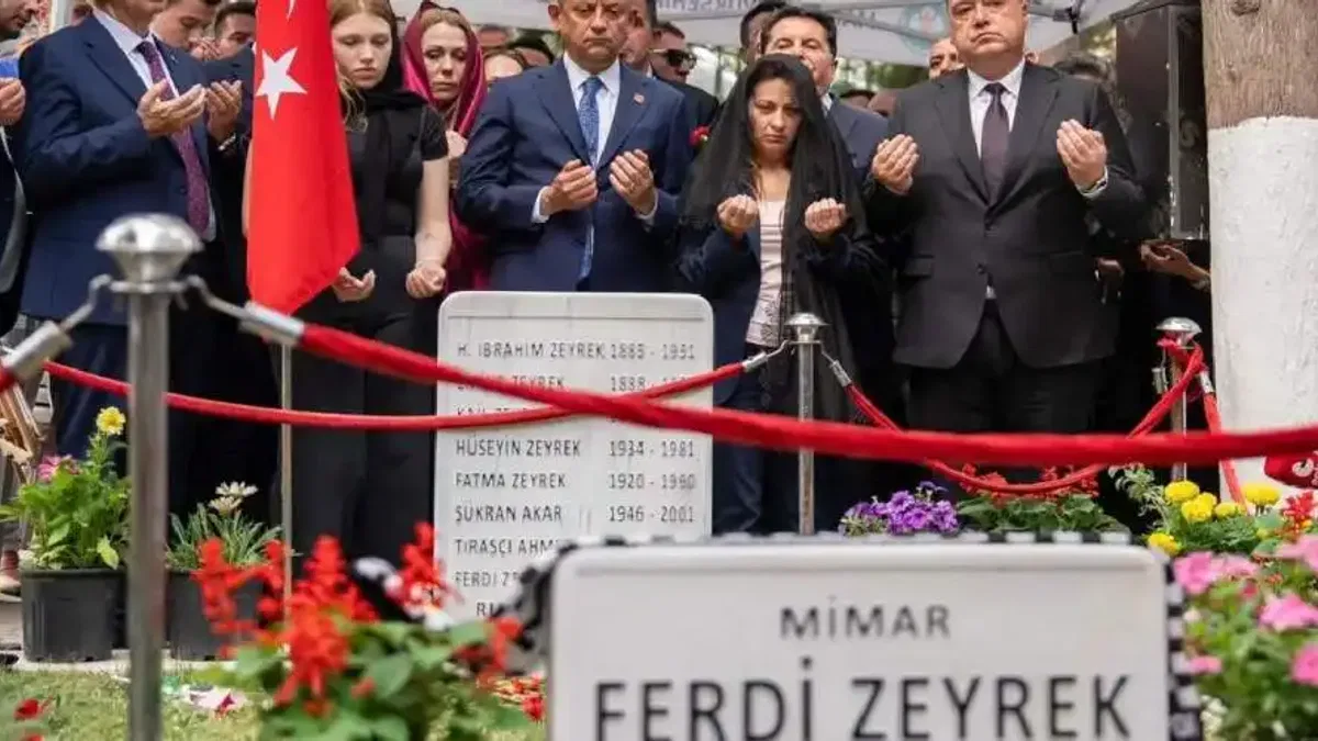 Manisa'da merhum Başkan dualarla anıldı