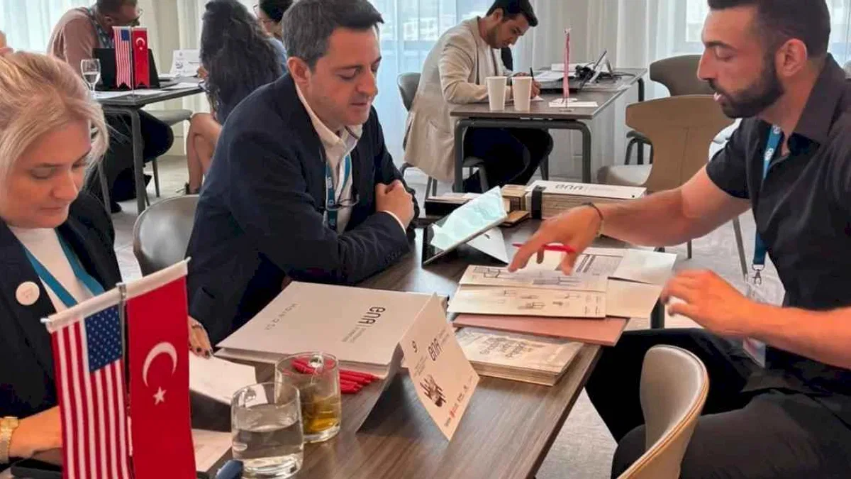 Türk mobilyası Şikago’da fırtına estirdi