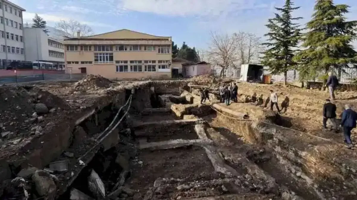 Bursa Tophane MTAL'de temel kazılar başladı