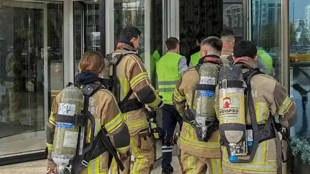 İzmir'in gökdelenler bölgesinde yangın tatbikatı