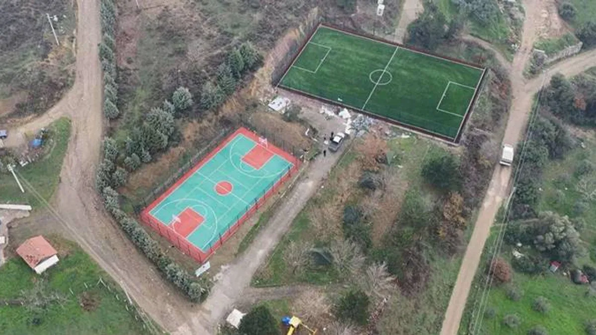 Sakarya Geyve'de spor sahaları hizmete gün sayıyor