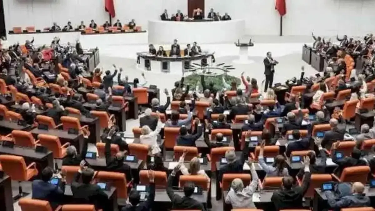 TBMM Karma Komisyon'da dokunulmazlık mesaisi