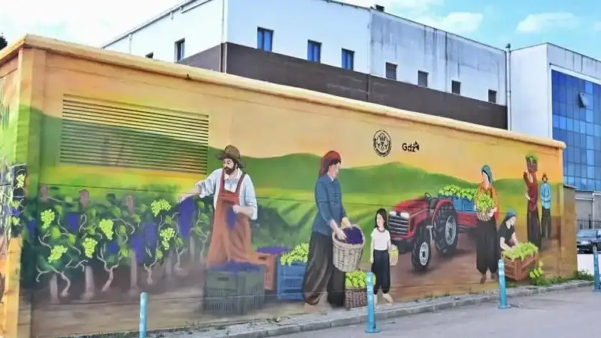 Manisa’nın sokakları sanatla renkleniyor