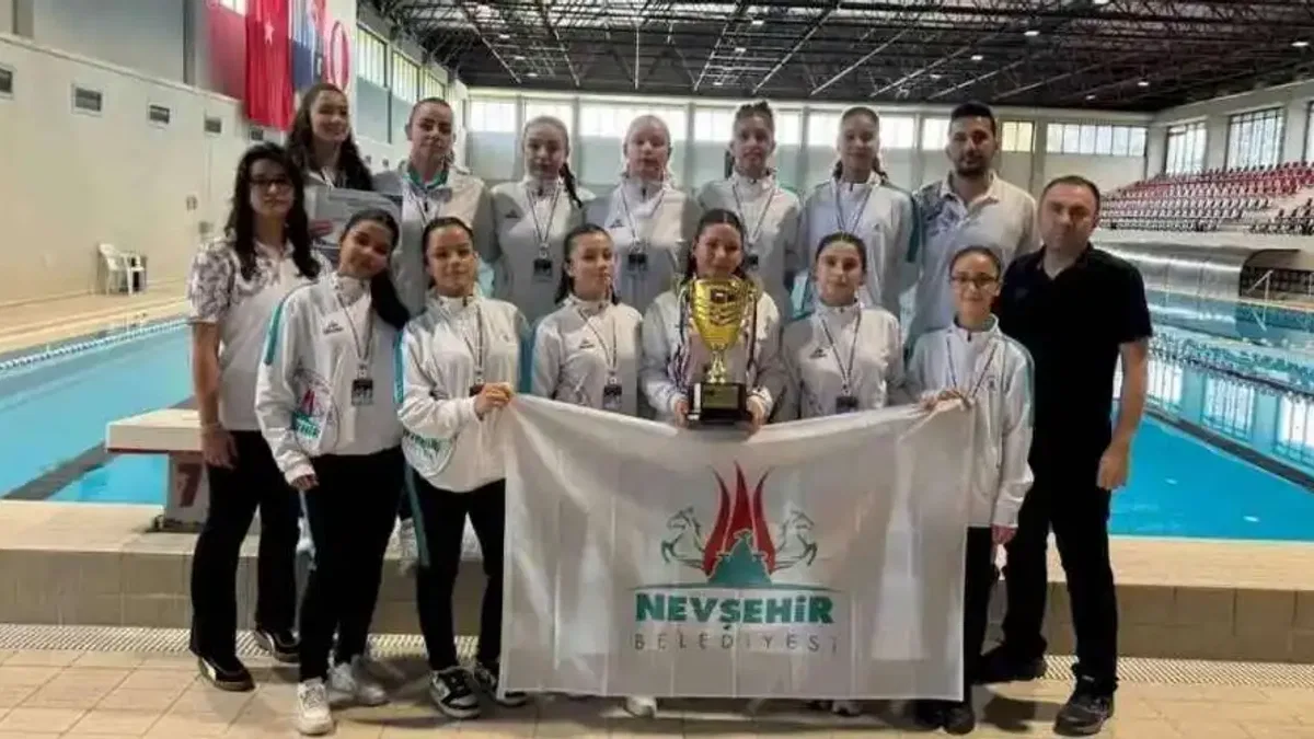 Nevşehir Belediyesi kadın sutopu takımından havuzda başarı