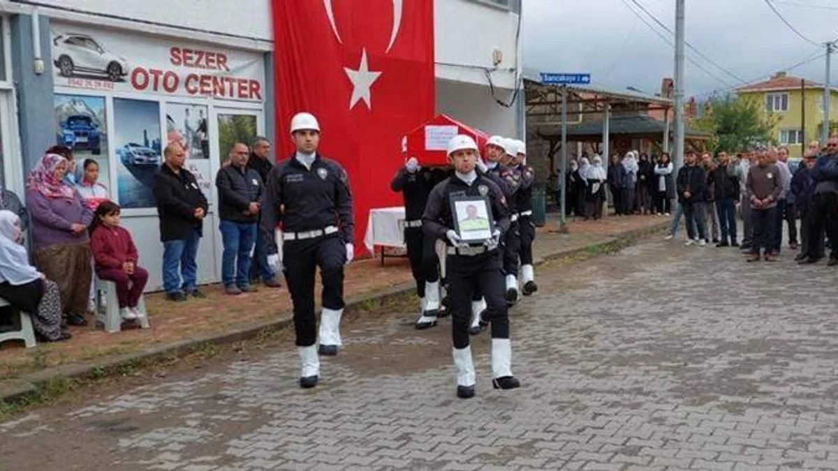 Polis memuru Hakan Duyar memleketi Eskişehir'de toprağa verildi