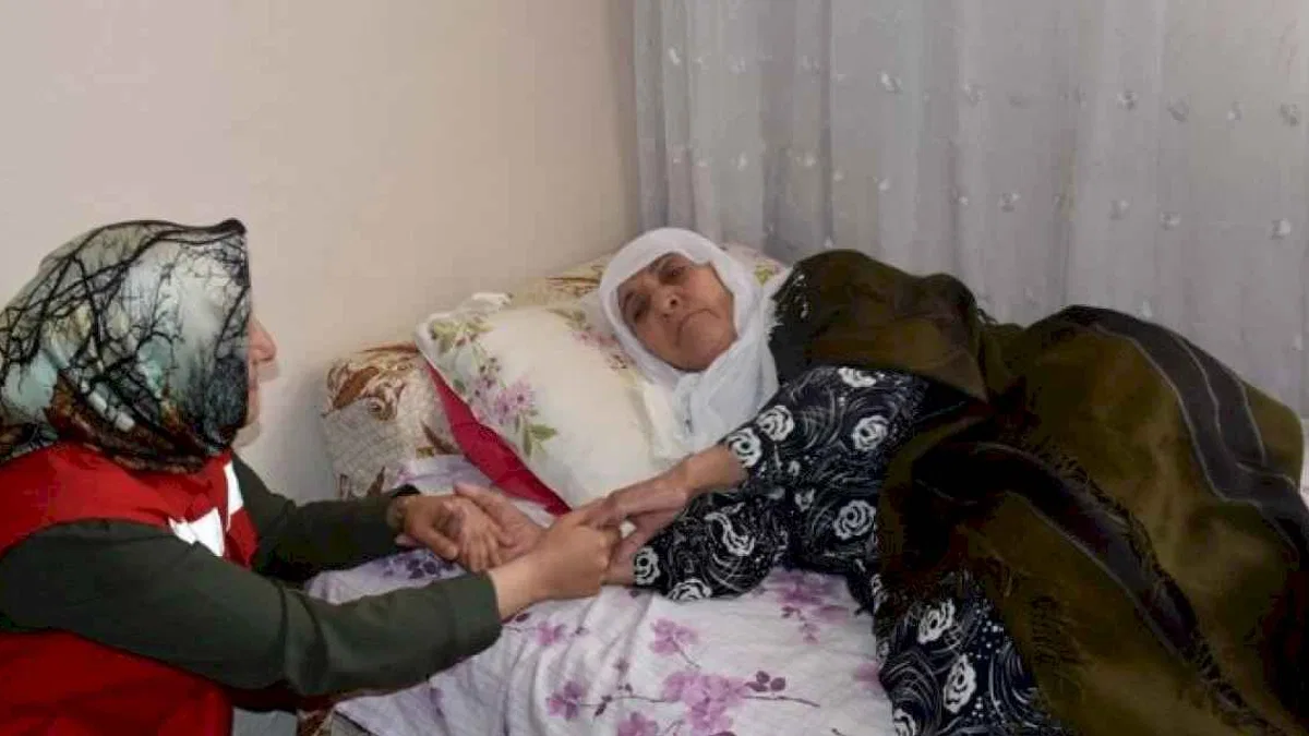 555 bin kişi yararlanıyor... Ağustos'ta da evde bakım destekleri artışlı yatırılacak