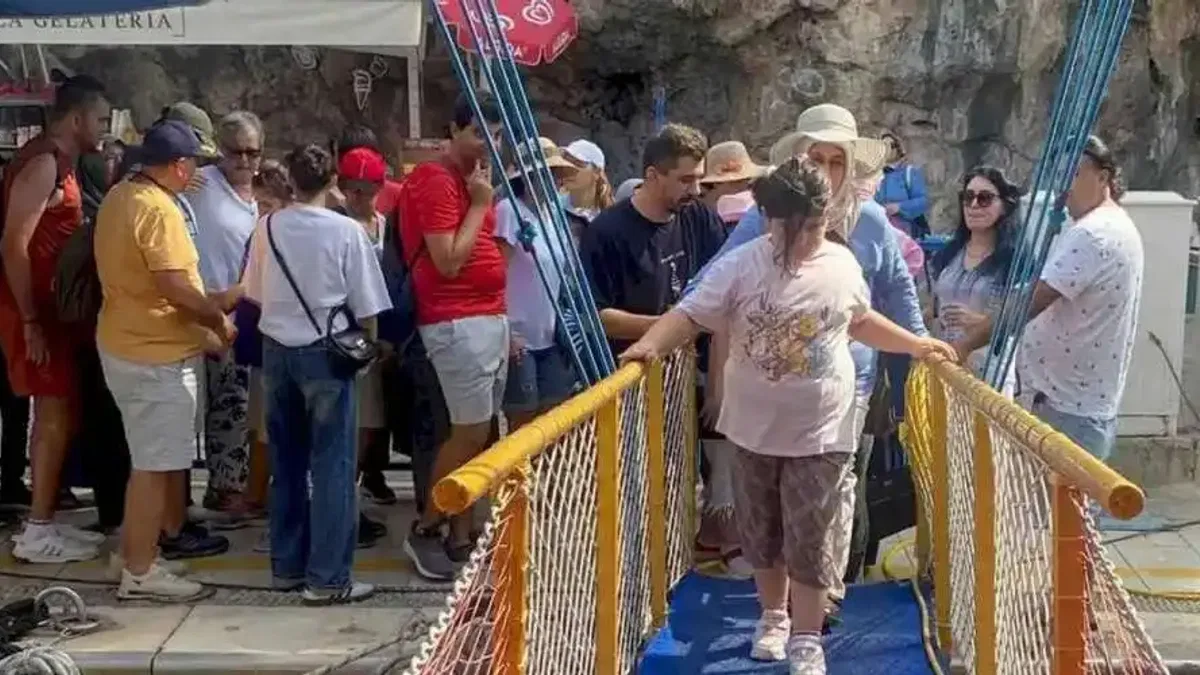 Muratpaşa’dan özel çocuklara mavi yolculuk