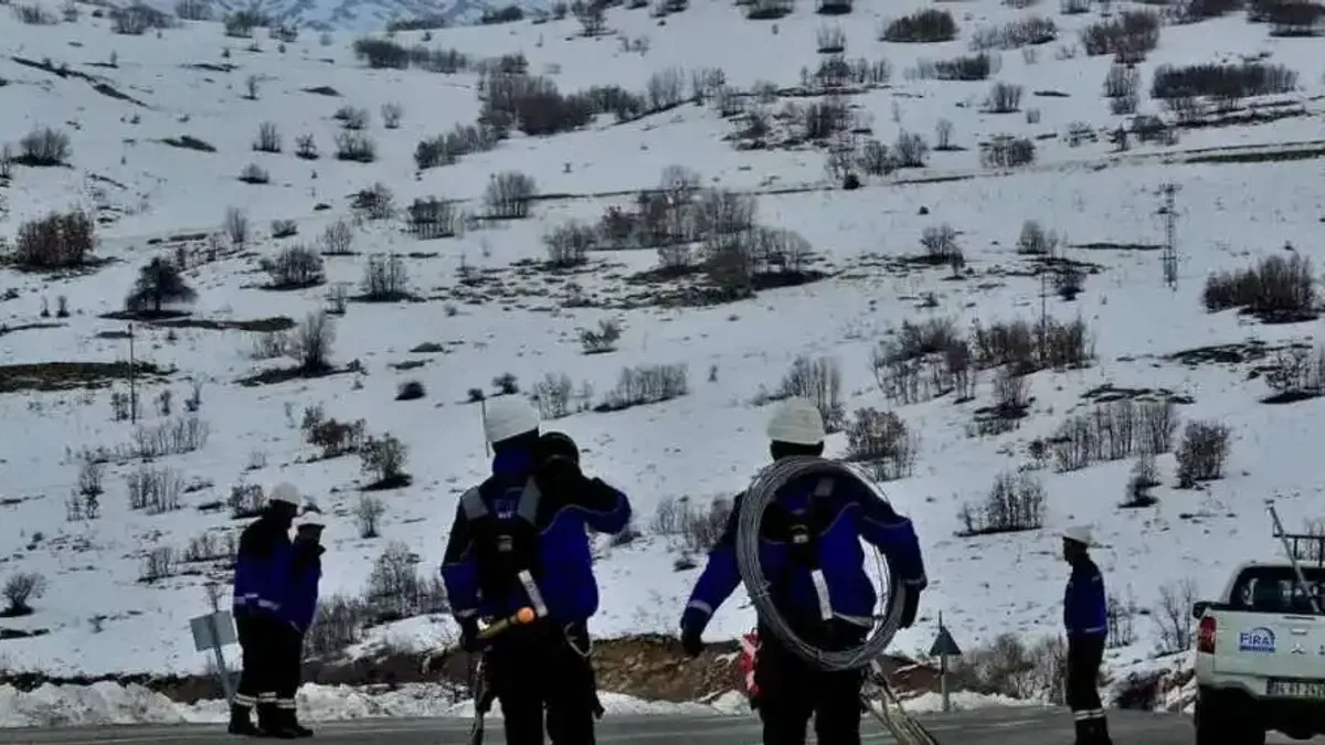 Fırat EDAŞ Zorlu Kış Şartlarına Karşı Sahada Önlemlerini Aldı