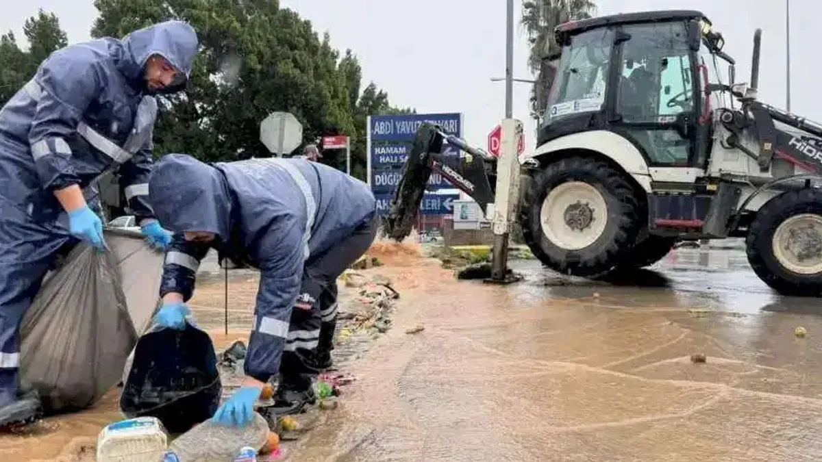Antalya ekipleri şiddetli yağış ve rüzgara karşı teyakkuzda