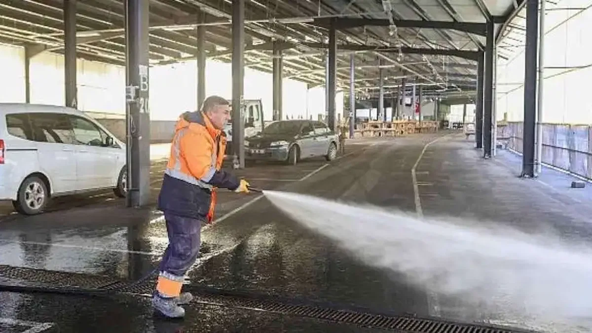 Bakırköy'ün Pazarları Titizlikle Hazırlanıyor