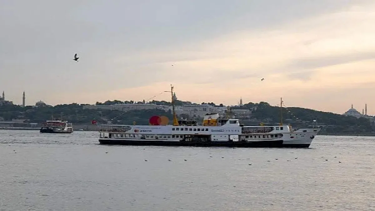 Final coşkusu İstanbul Boğazı'nda yankılandı