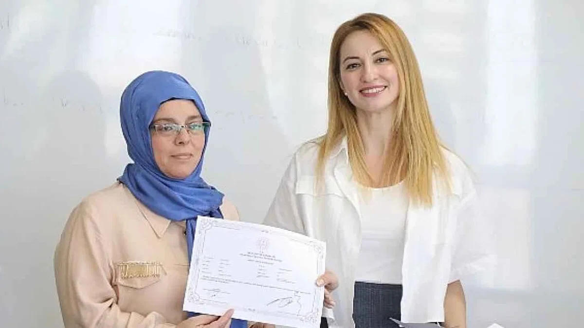 Çankayalı kadınlar okuma yazma sertifikalarını aldı.